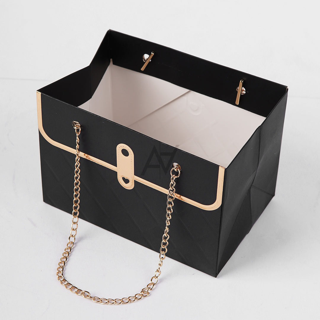 Quilted Flower Gift Boxes with Golden Chains 1 Pcs