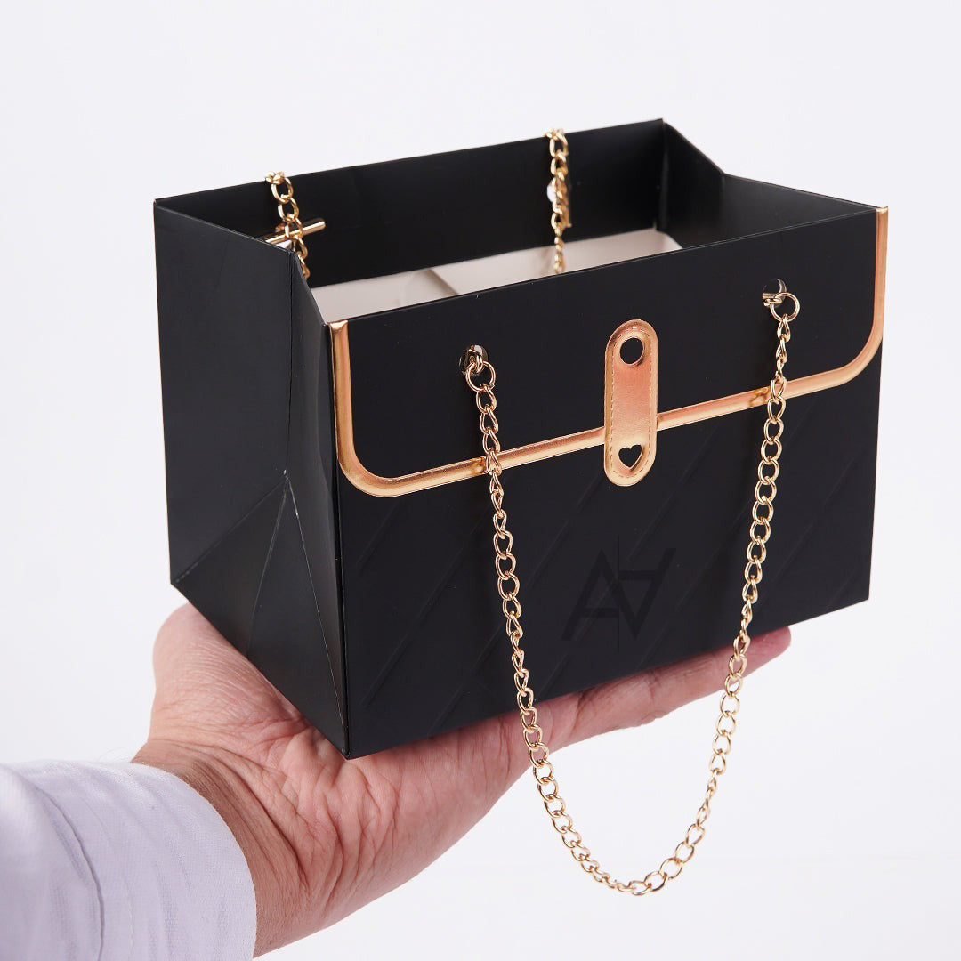 Quilted Flower Gift Boxes with Golden Chains 1 Pcs