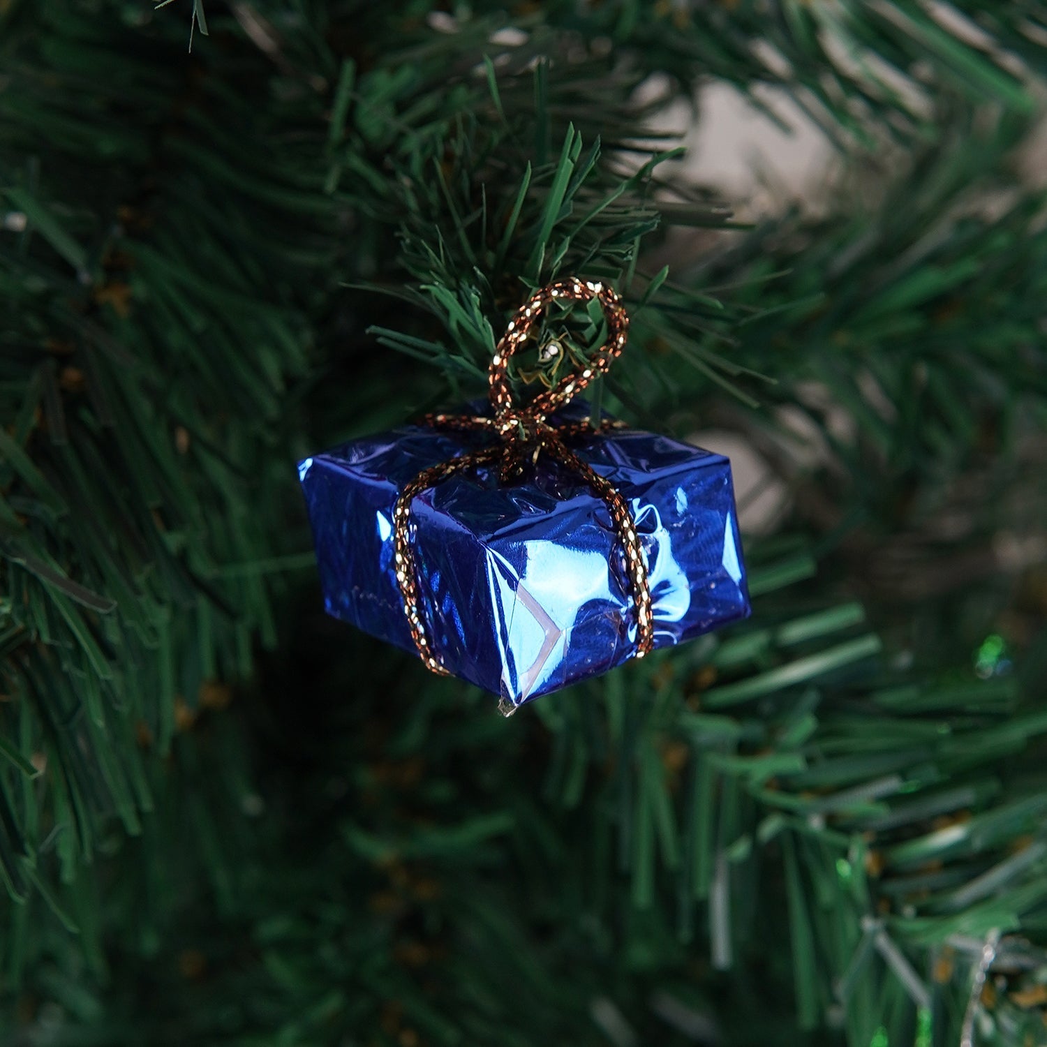 Artificial Fake Hanging Gift 12 Pcs For Christmas Party Decor - aliakbardecoration